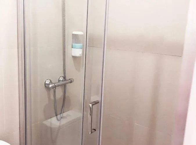 20 1 - With Terrace شقة