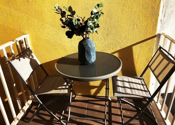 20 1 - With Terrace شقة *