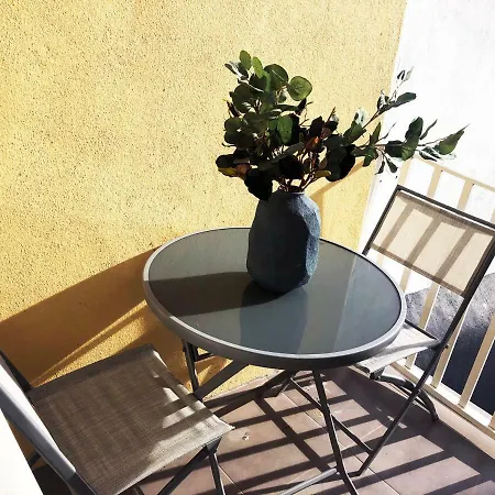 20 1 - With Terrace Apartamento